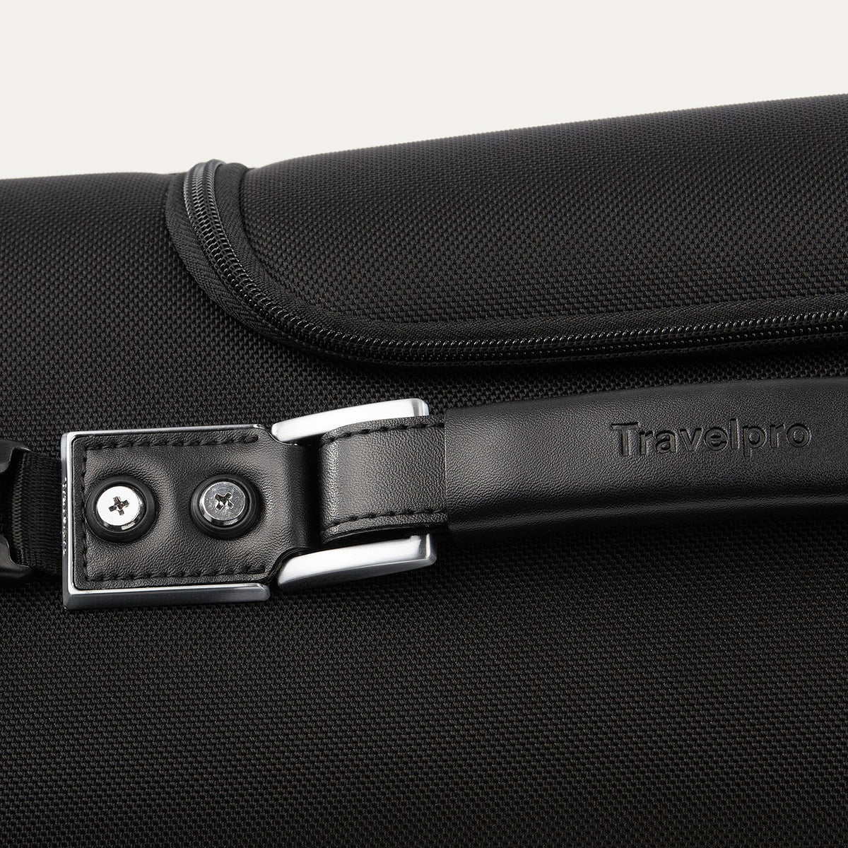 Platinum® Elite Rolling Garment Bag
